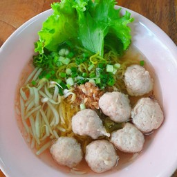 ร้านก๋วยเตี๋ยวรสเลิศ สันติธรรม
