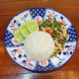 ข้าวราดกระเพราไก่