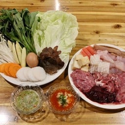 ร้านจุ่มบุฟเฟต์ ม.รัตนาธิเบศร์