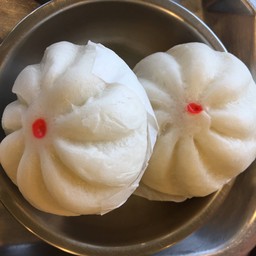 ซาลาเปาหมูแดง