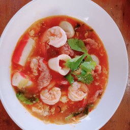 ชายสี่ บะหมี่เกี๊ยว หน้าโฮมโปร (ติดกับห.จ.ก.เบทาโกร)