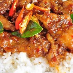 ผัดพริกเผาราดข้าว