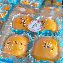 ขนมเปี๊ยไข่เค็มลาวา
