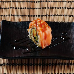 โรลแซลมอนซอสเทอริยากิ