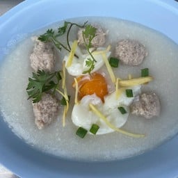 โจ๊กหมูใส่ไข่