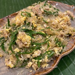 ผัดวุ่นเส้นชะอมหมูสับ