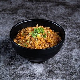 ข้าวญี่ปุ่นผัดกระเทียม