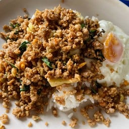 กระเพราหมูสับ+ไข่ดาว