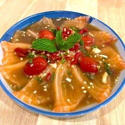 แซลมอนยำนัว