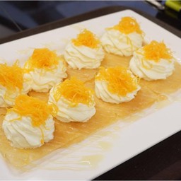 โรตีทิชชู่+วิปครีม+ฝอยทอง - Deli