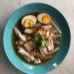 ก๋วยจั๊บหมูกรอบ