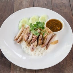 ข้าวมันไก่อบซอสเต้าเจี้ยว