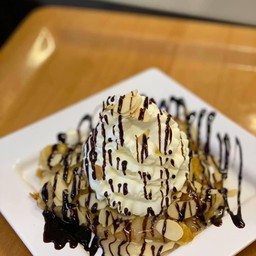 โรตี+วิปครีม+อัลมอน+ชอกฯ - Deli