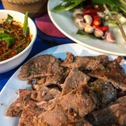 แหม่ม ลาบยโส