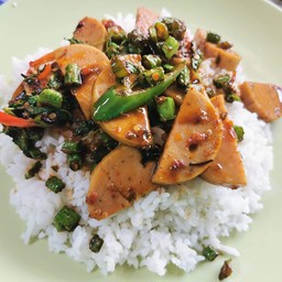 ข้าวกะเพราหมูยอ
