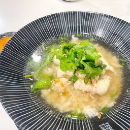 ข้าวต้มปลา (ร้านพดลก๋วยเตี๋ยวปลา )