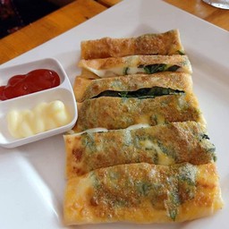 โรตีผักโขมอบชีส - Deli