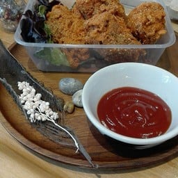 ร้านข้าวยำไก่แซ่บ