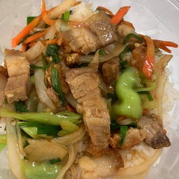 ผัดพริกสดหมูกรอบ