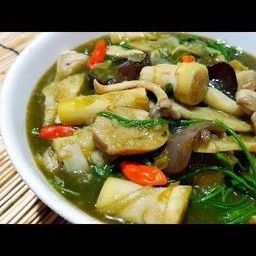 แกงหน่อไม้ใส่เห็ด