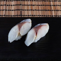 ซูชิหน้าปลาซาบะดอง(คู่)