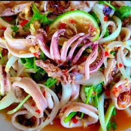 ซูชิ  ยำและอาหารตามสั่ง