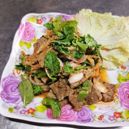 ยำน้ำตกเนื้อ