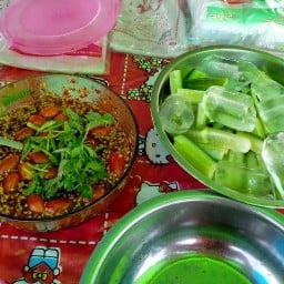 แบมแบมลูกชิ้นทอด ไข่นกกระทาจิ๋ว