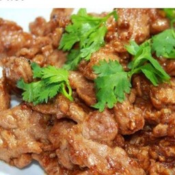 ข้าวหมูกระเทียม