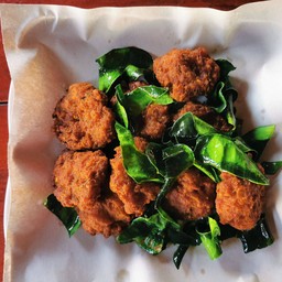 ทัอดมันหมูมะกรูด