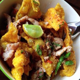 เกี๊ยวกรอบขลุกขลิก