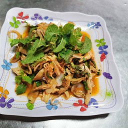 ยำไก่แห้ง(ทางภาคเนื้อ)