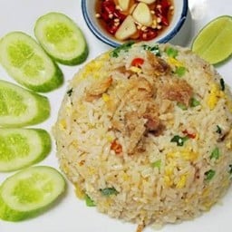 ข้าวผัดปลาเค็ม(นู้ดเดิ้ล การ์เด้น บะหมี่เกี๊ยว)