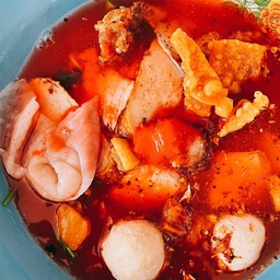 หมี่เหลืองเย็นตาโฟเครื่องก๋วยเตี๊ยว