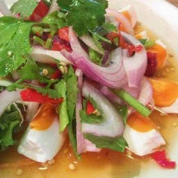 ยำไข่เค็ม