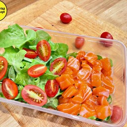 สลัดแซลม่อนพร้อมน้ำสลัดซีฟู้ด