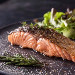 แซลมอนย่างเทริยากิ (Salmon Teriyaki Steak)