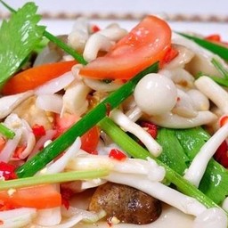 ยำเห็ดรวมทะเล