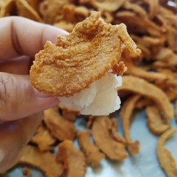 หมูทอดคึกคัก