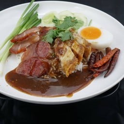 ข้าวหมูแดง หมูกรอบ