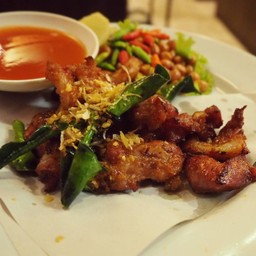 แหนมซี่โครงหมูทอด