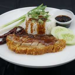 ข้าวหมูกรอบ