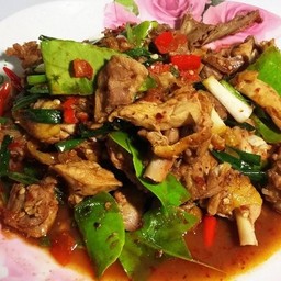 ไก่บ้านผัดเผ็ด