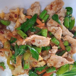 ข้าวผัดพริกแกงหมู