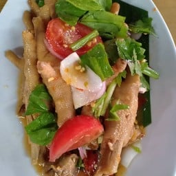 ยำขาไก่ซุปเปอร์