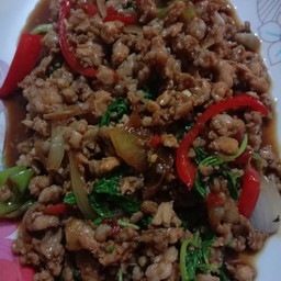 กระเพราหมูสับ