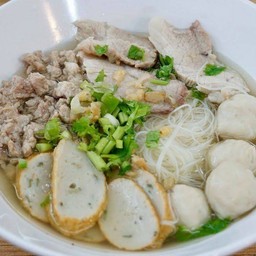 ก๋วยเตี๋ยวหมูน้ำใส (โปรดระบุเส้นด้วยค่ะ) - ก๋วยเตี๋ยวต้มยำเลิศรส