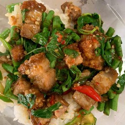 ข้าวกะเพราหมูกรอบ