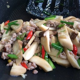 ผัดเห็ดรวมหมูสับ