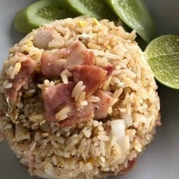 ข้าวผัดเบค่อน